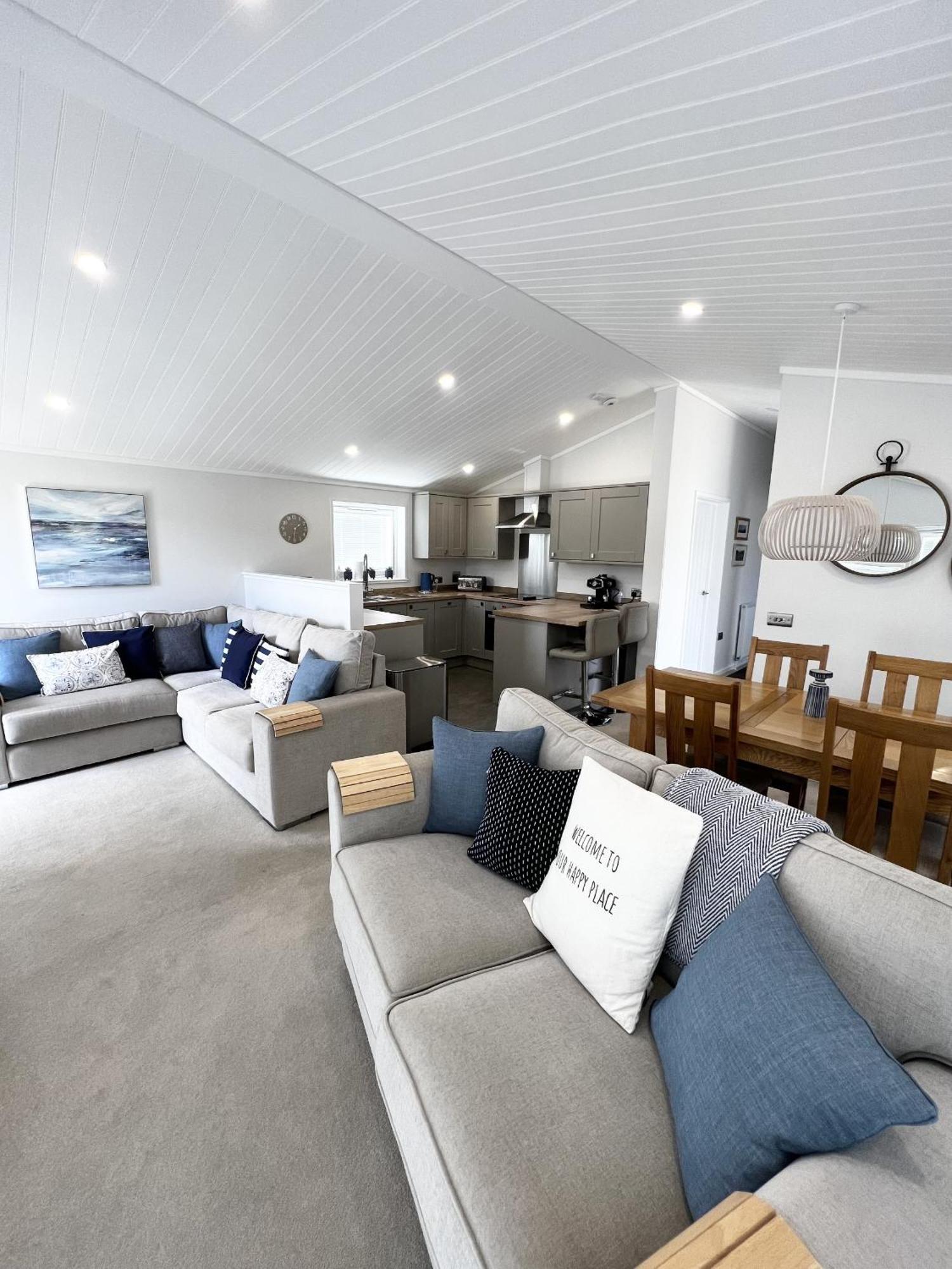 Diddly Squat Lodge With Hot Tub, Pendle View Holiday Park كليثروي المظهر الخارجي الصورة