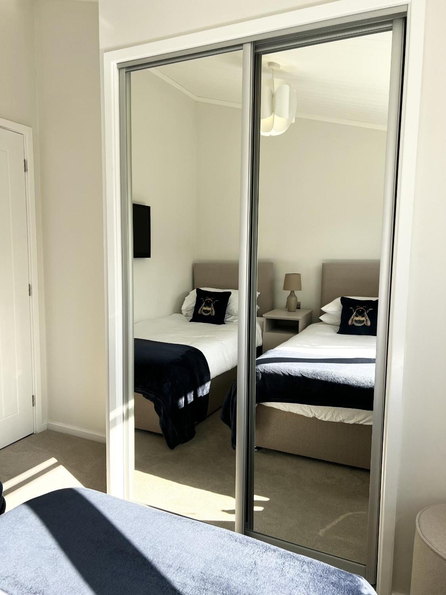 Diddly Squat Lodge With Hot Tub, Pendle View Holiday Park كليثروي المظهر الخارجي الصورة